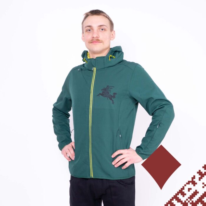 Žalia-striukė-Vytis-širdyje---Puoškis-lietuviškai-1 Softshell striukė su gobtuvu VYTIS - Image 1